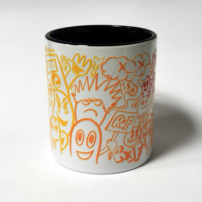 Caneca branca com ilustração de doodles