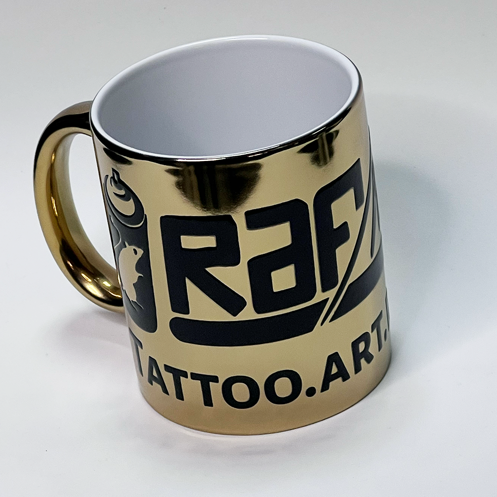 Caneca dourada de ceramica, com logotipo rafnunes