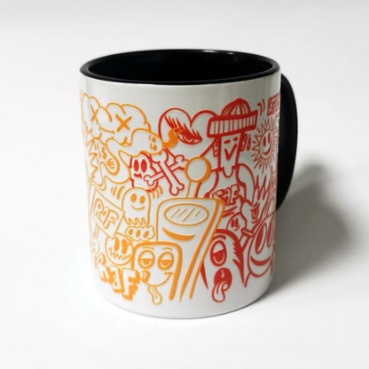 Caneca branca com ilustração de doodles