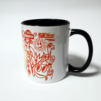 Caneca branca com ilustração de doodles