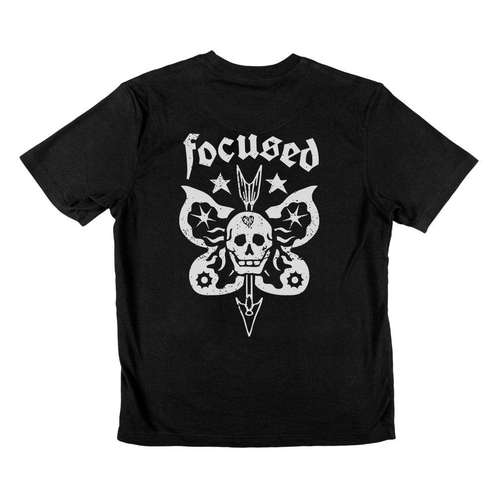 T-shirt regular ou oversize preta ou branca "focused" 100% algodão
